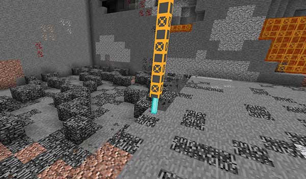 Image where we can see how to work the excavator machine that we can build with the Additional Enchanted Miner mod.